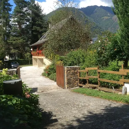 Chalet Route De Bonne Garde 샬레 *